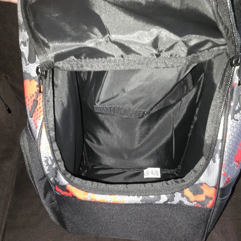 DiscMania Fanatic Fly Backpack (Disc Golf) *BRAND NEW, NEVER USED* - Picture 4 of 8